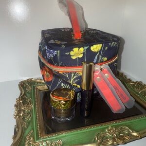 Estee Lauder Floral bag with mascara and re-nutriv eye cream